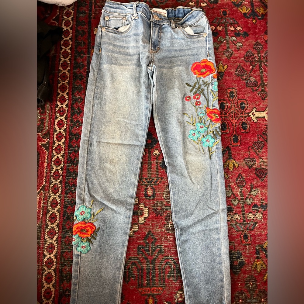 STUNNING Levi’s Jeans Girls Size 10 😍🌸